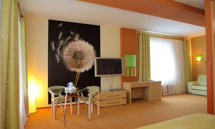 Загородный Отель Чайка Загородный Отель "Чайка" В Нижнем Н.: (831) 256-48-08, 256-54-56, в Дзержинске: (8313) 24-30-40, 242-242, 24-30-50;